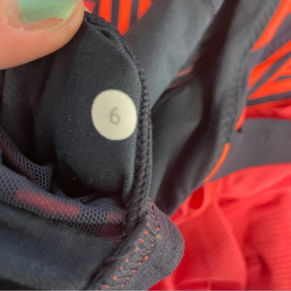 Lululemon no limits running tank top built in bra neon orange women’s 6 - Picture 8 of 8